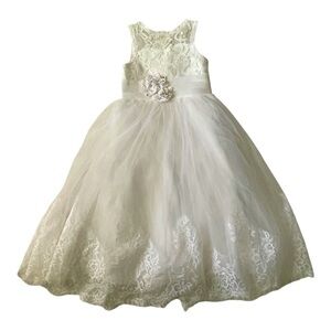BEAUTIFUL Girls Flowergirl 🌸 Dress size 4